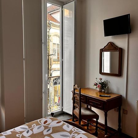 Bed and Breakfast Residencial Real - Antiga Rosas Vila Real Exterior foto
