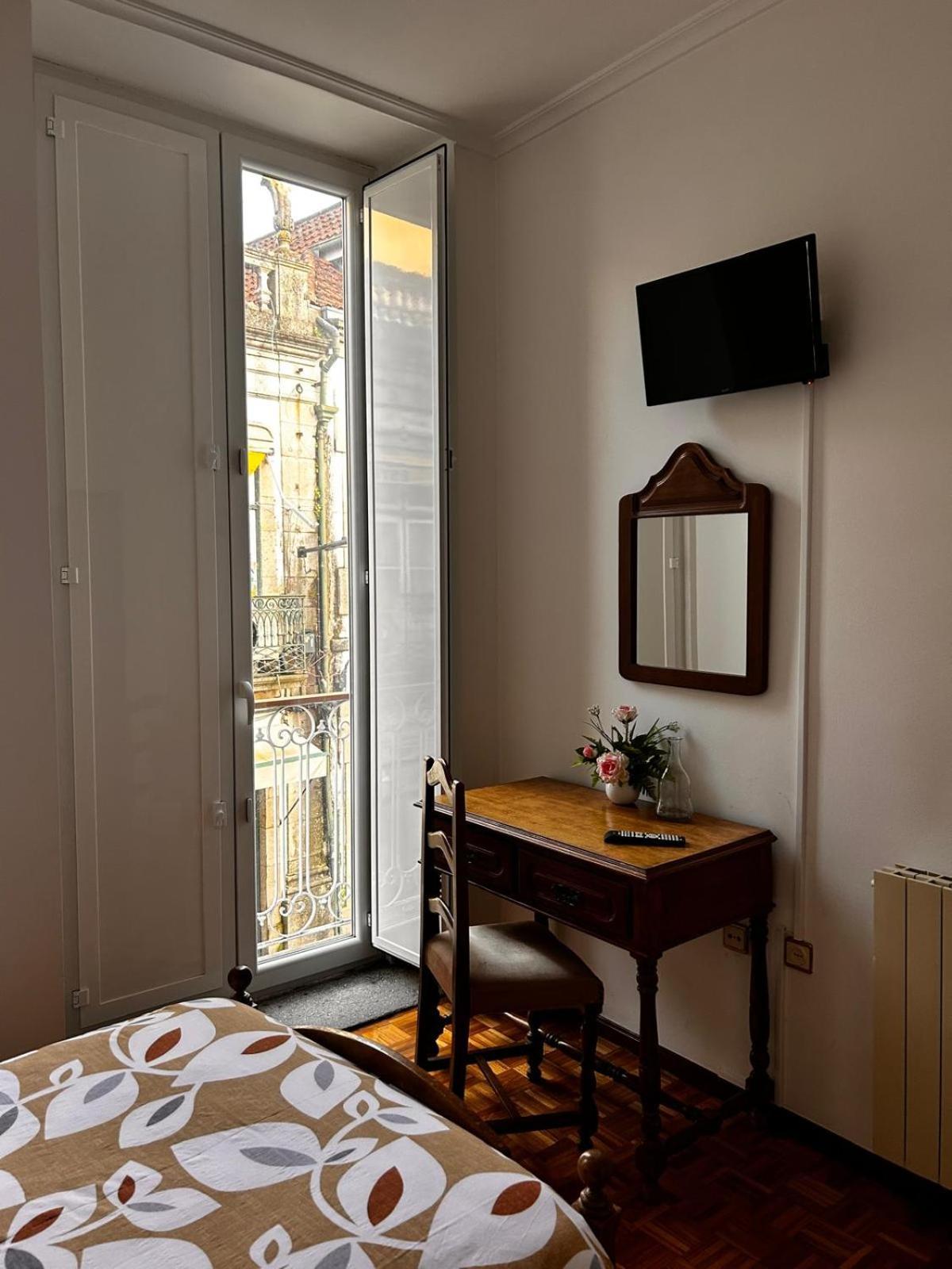 Bed and Breakfast Residencial Real - Antiga Rosas Vila Real Exterior foto